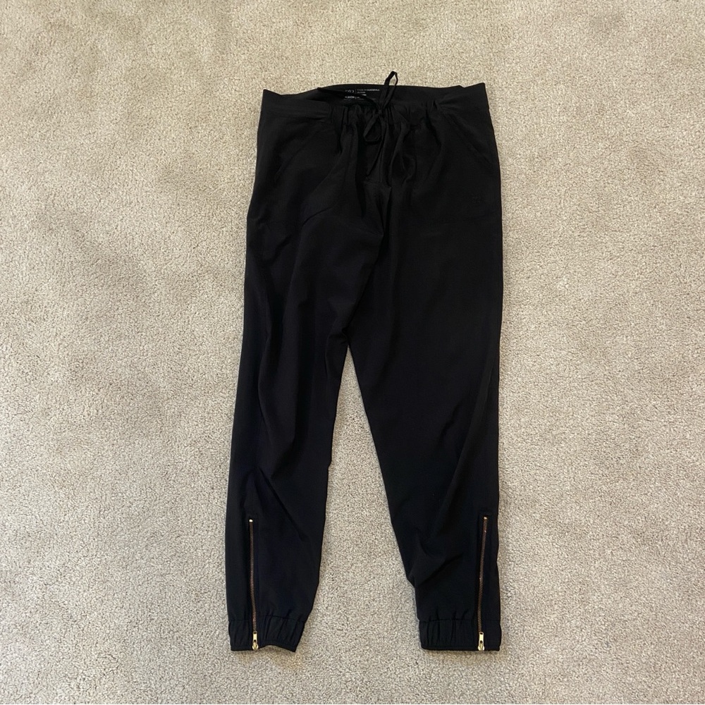 Albion Fit Black Jetsetter Joggers - Picture 4 of 12
